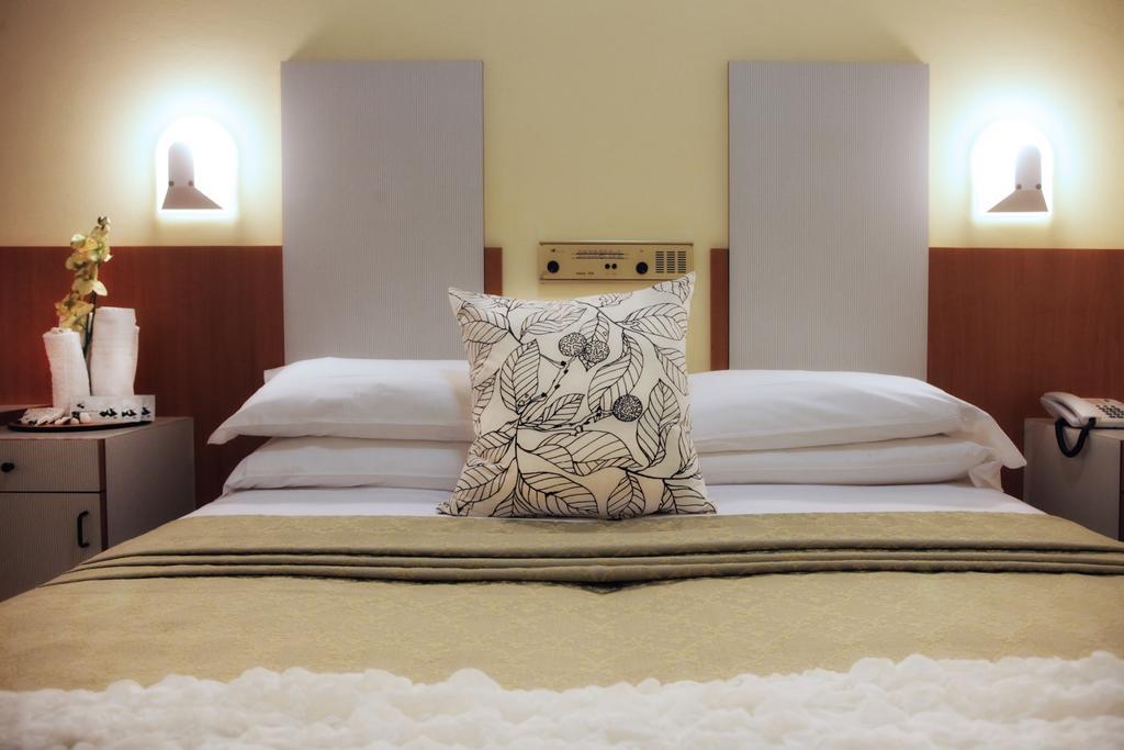 Hotel Bel Air Riccione Oda fotoğraf
