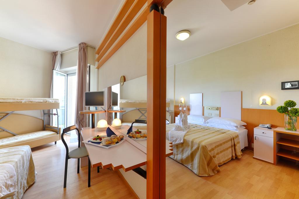 Hotel Bel Air Riccione Oda fotoğraf